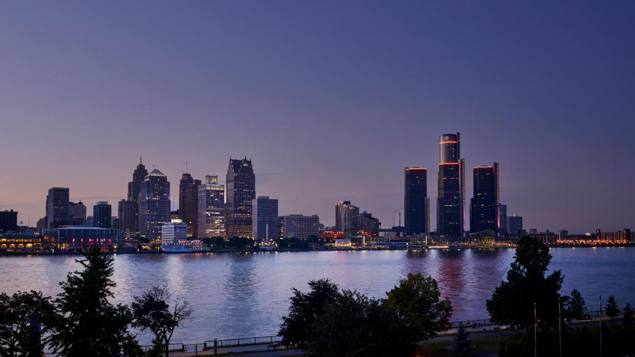 ホテル Doubletree By Hilton Windsor, On エクステリア 写真