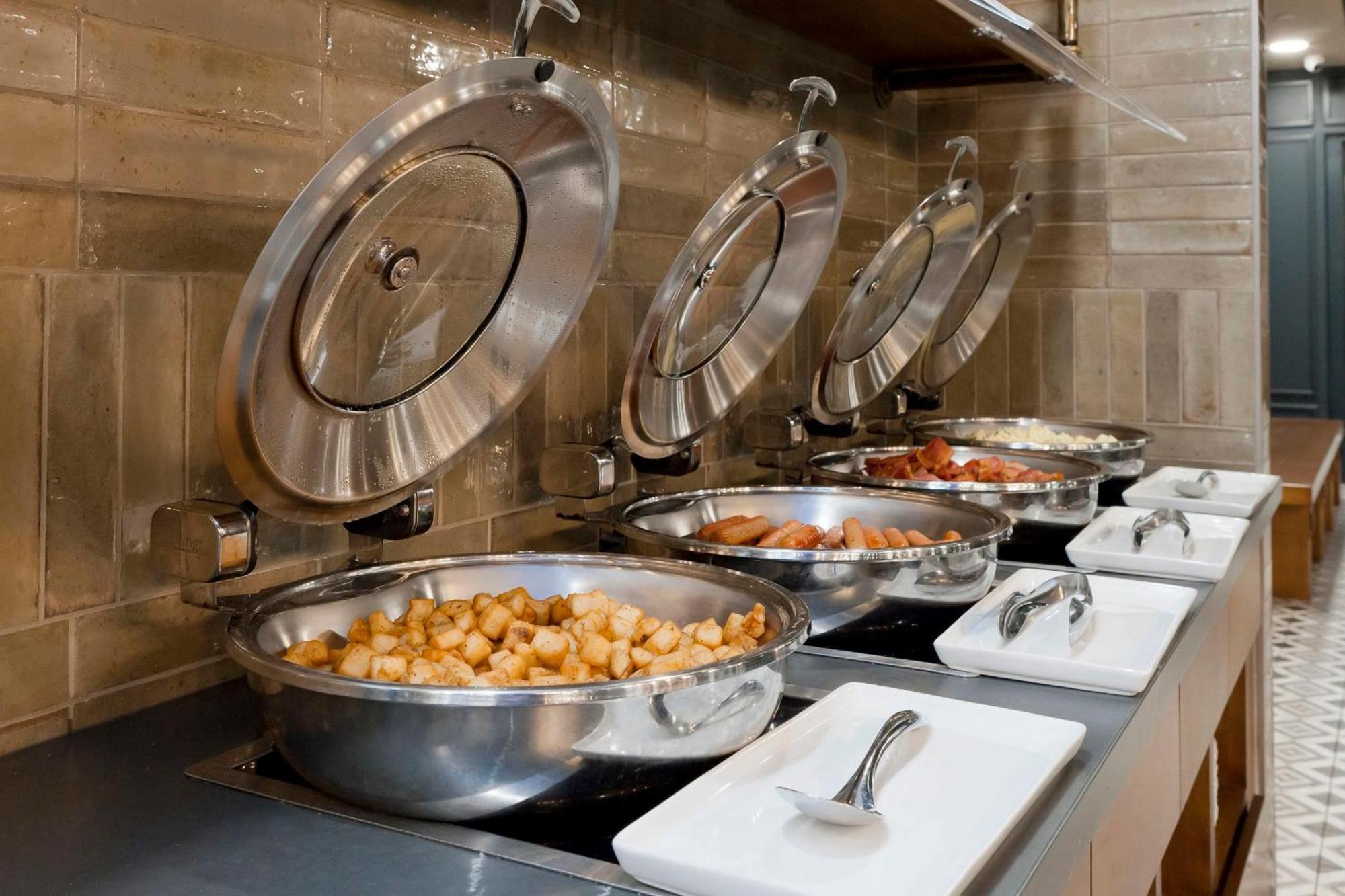 ホテル Doubletree By Hilton Windsor, On エクステリア 写真